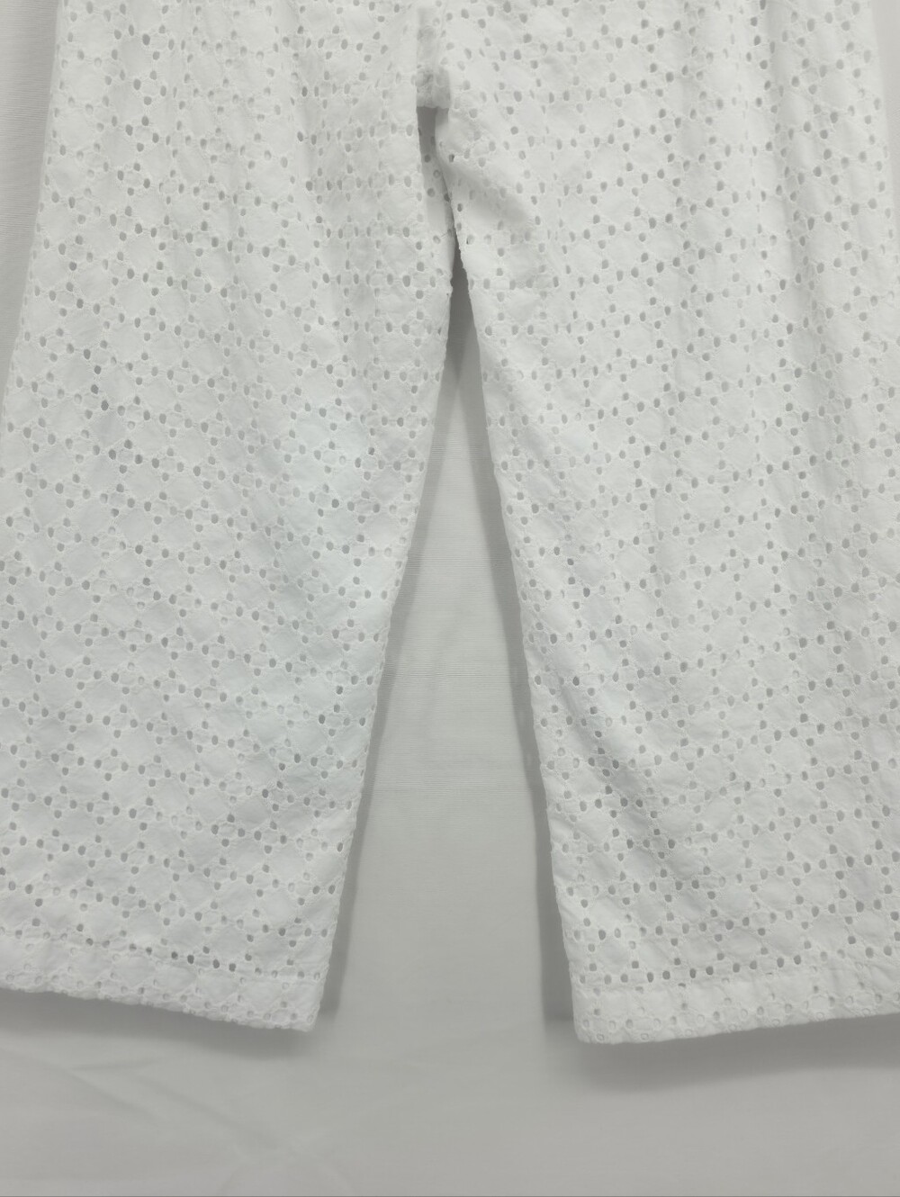 Ann Taylor Factory White Eyelet Cotton Straight Leg Crop Pants Lined Size 6 - Picture 13 of 15